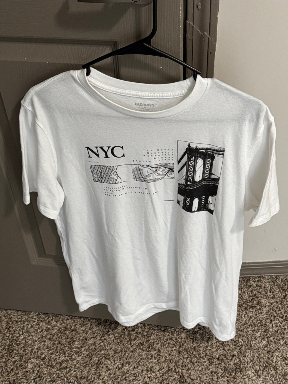 Old Navy White NYC Graphic Short Sleeve Tee